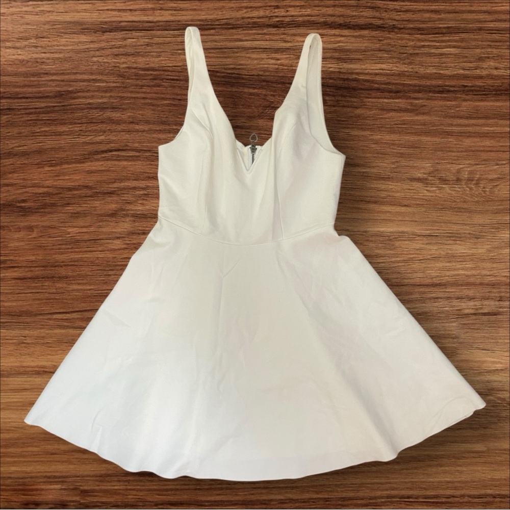 Kimchi Blue Sleeveless White Cocktail Dress